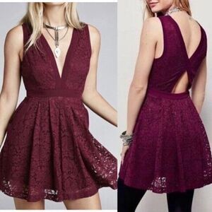Free people urban outfitters Lovely deep V-neck skater dress purple lace dress M